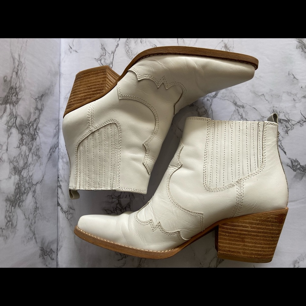Sam Edelman Winona bootie in white cow leather